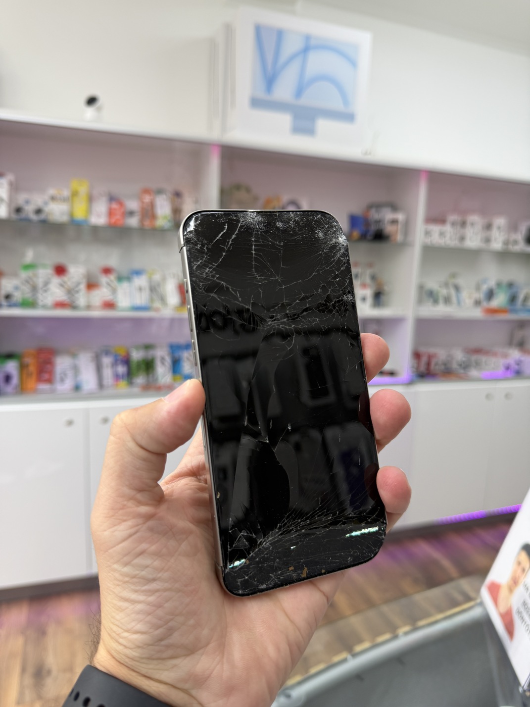Betört iPhone kijelző csere előtt Orosházán